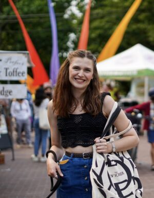 Jo Synovec (she/her)